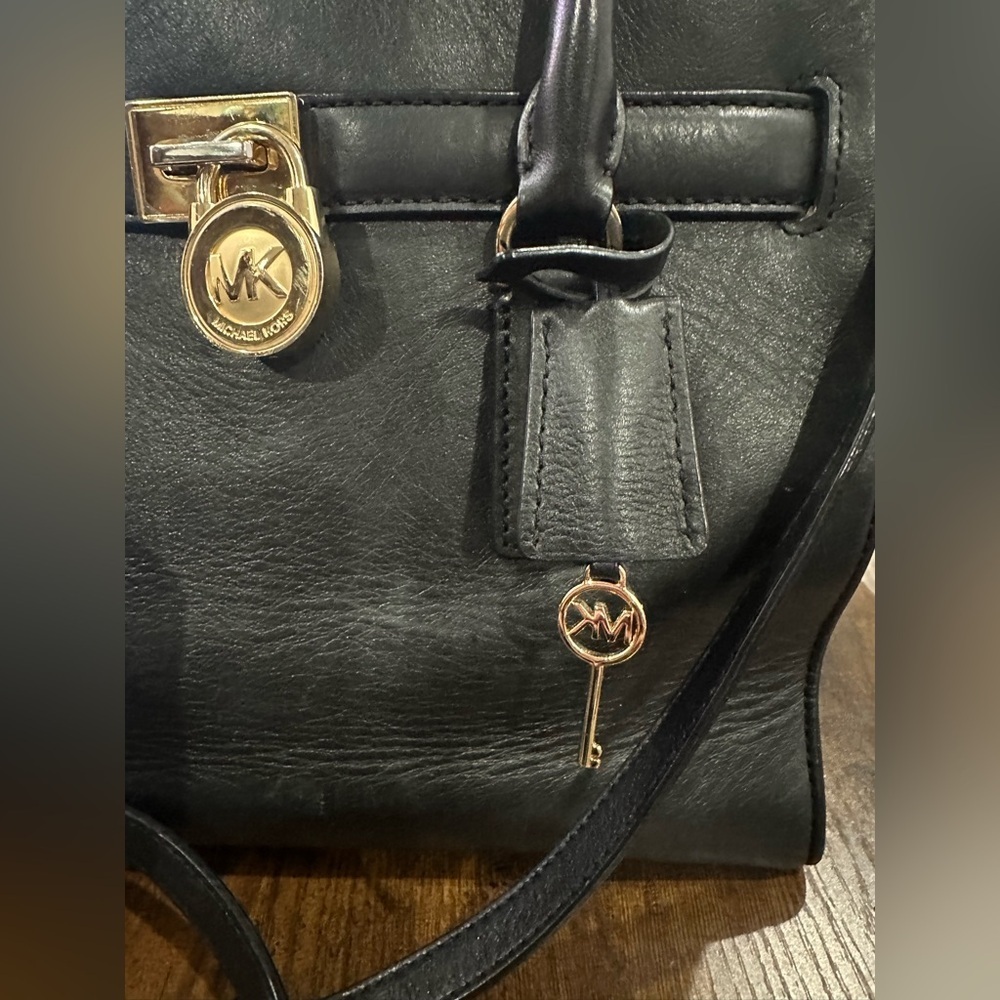 Michael Kors Hamilton Large Soft Leather Satchel Bag Lock Black GUC​​ - Picture 2 of 12